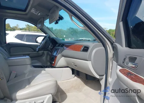 2007 Chevrolet Suburban 1500 Ltz z USA, uszkodzony, nr VIN 3GNFK16337G106290